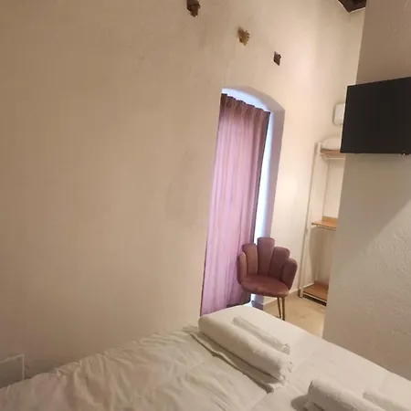 La Maison De Poupee Проживання в сім'ї *