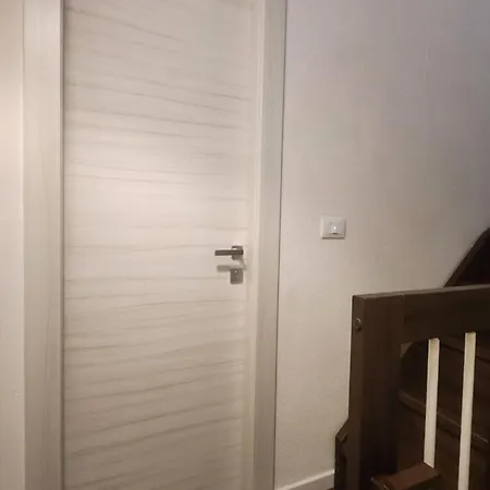 Проживання в сім'ї La Maison De Poupee Барі