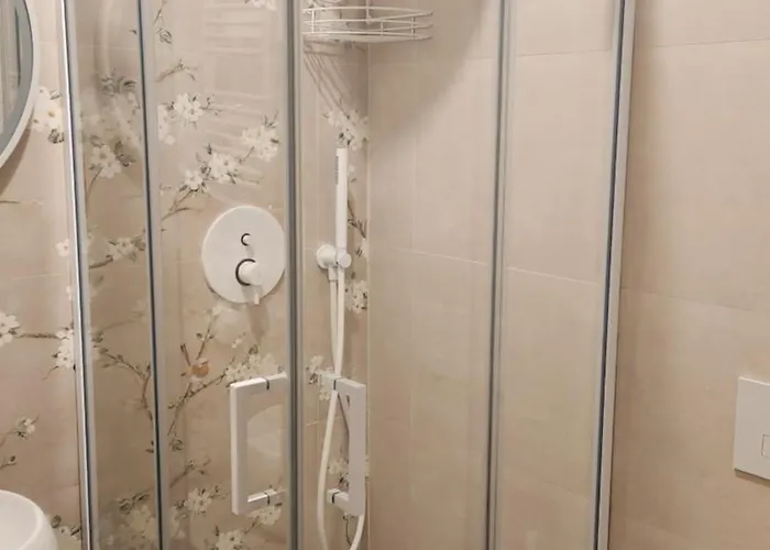 Проживание в семье La Maison De Poupee *