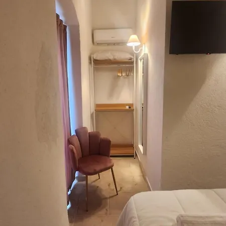 Gazde/Camere de închiriat La Maison De Poupee