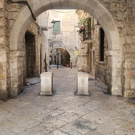 Gazde/Camere de închiriat La Maison De Poupee *