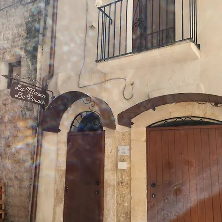 La Maison De Poupee Gazde/Camere de închiriat Bari